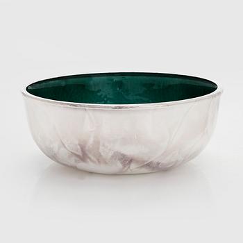 A. Tillander, skål, sterlingsilver och emalj, Åbo 2005.