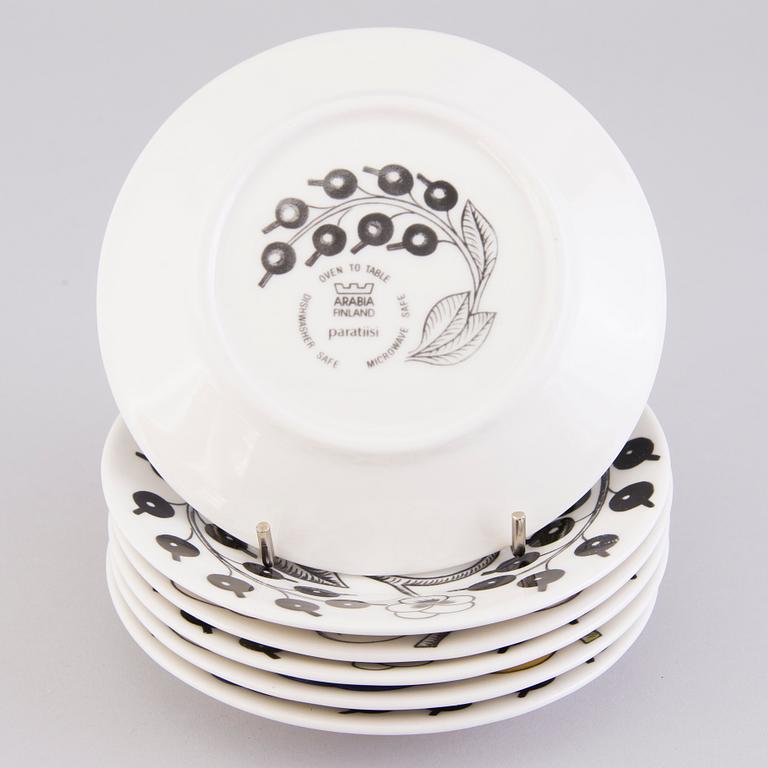 BIRGER KAIPIAINEN, a 69-pcs 'Paratiisi' tableware set for Arabia, latter half of the 20th Century.