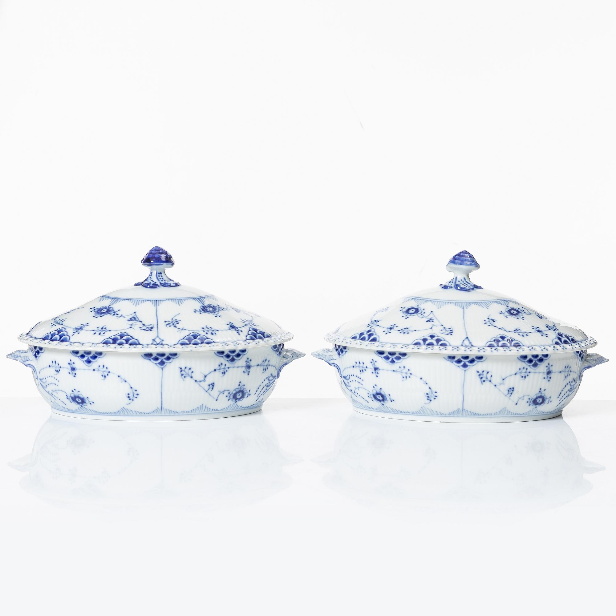 Royal Copenhagen, terriner med lock, ett par, "Musselmalet Helblonde", Danmark, 1979-83.