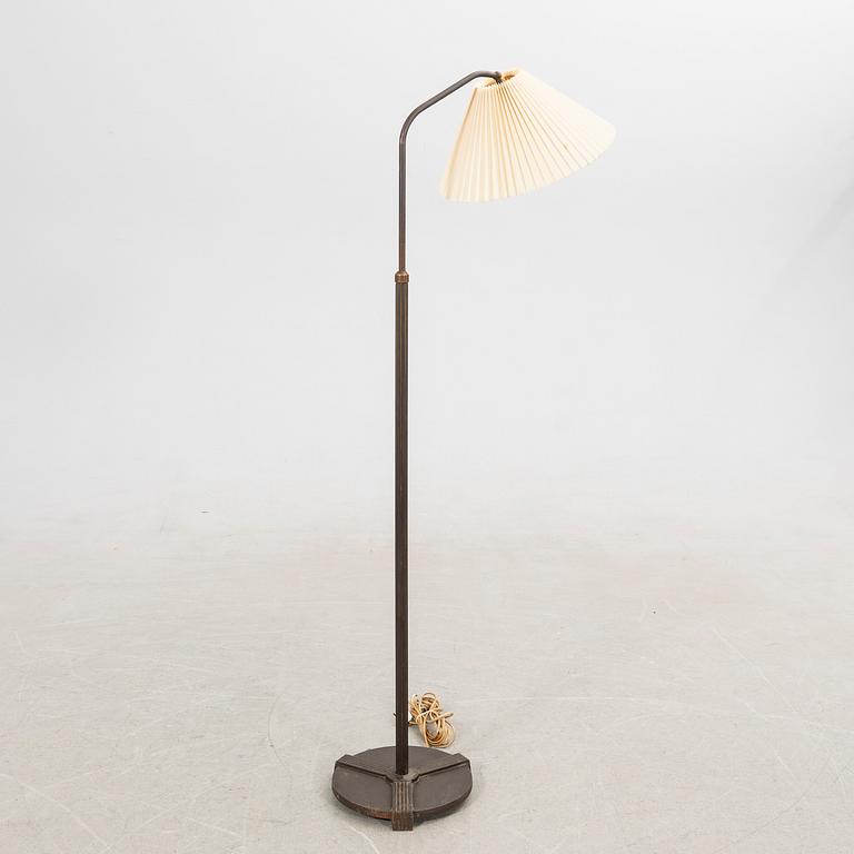 Golvlampa, troligen Lyfa, Danmark 1900-talets första hälft.