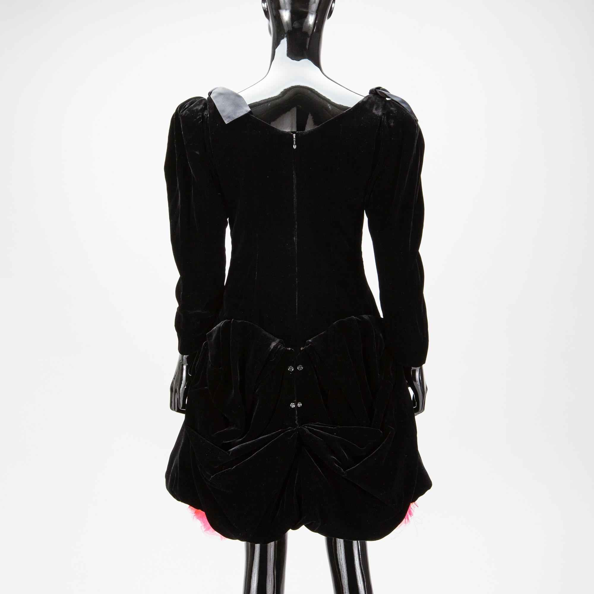 KLÄNNING, Yves Saint Laurent.