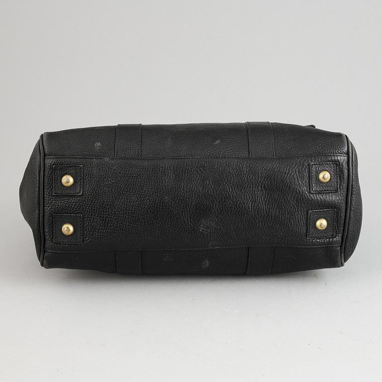 Mulberry, a black leather 'Bayswater' handbag.
