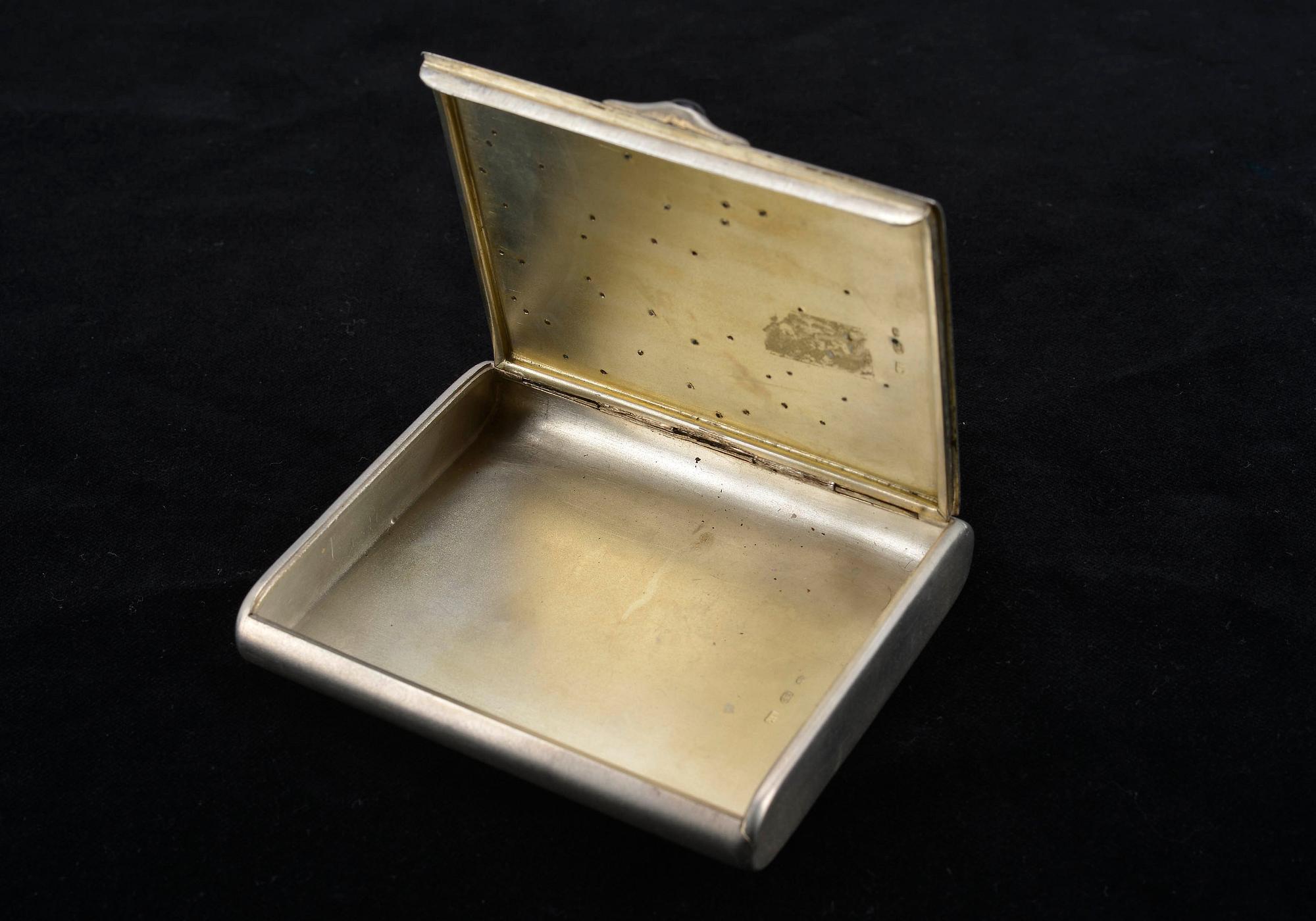 CIGARETTETUI, silver, estniska stämplar AL. 1930-tal. Vikt 162 g.