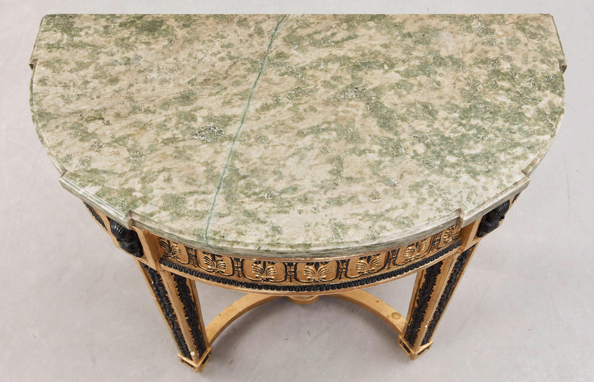 KONSOLBORD. Gustaviansk stil omkring sekelskiftet 1900.