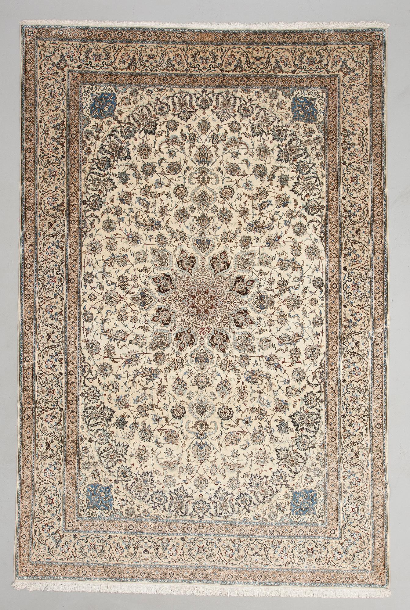 MATTA, Nain, part silk.