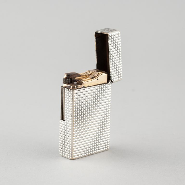 A St Dupont lighter, Paris, mid 20th century/later half of the 20th century.