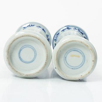 Vaser, ett par, porslin, Kina, tidigt 1900-tal.