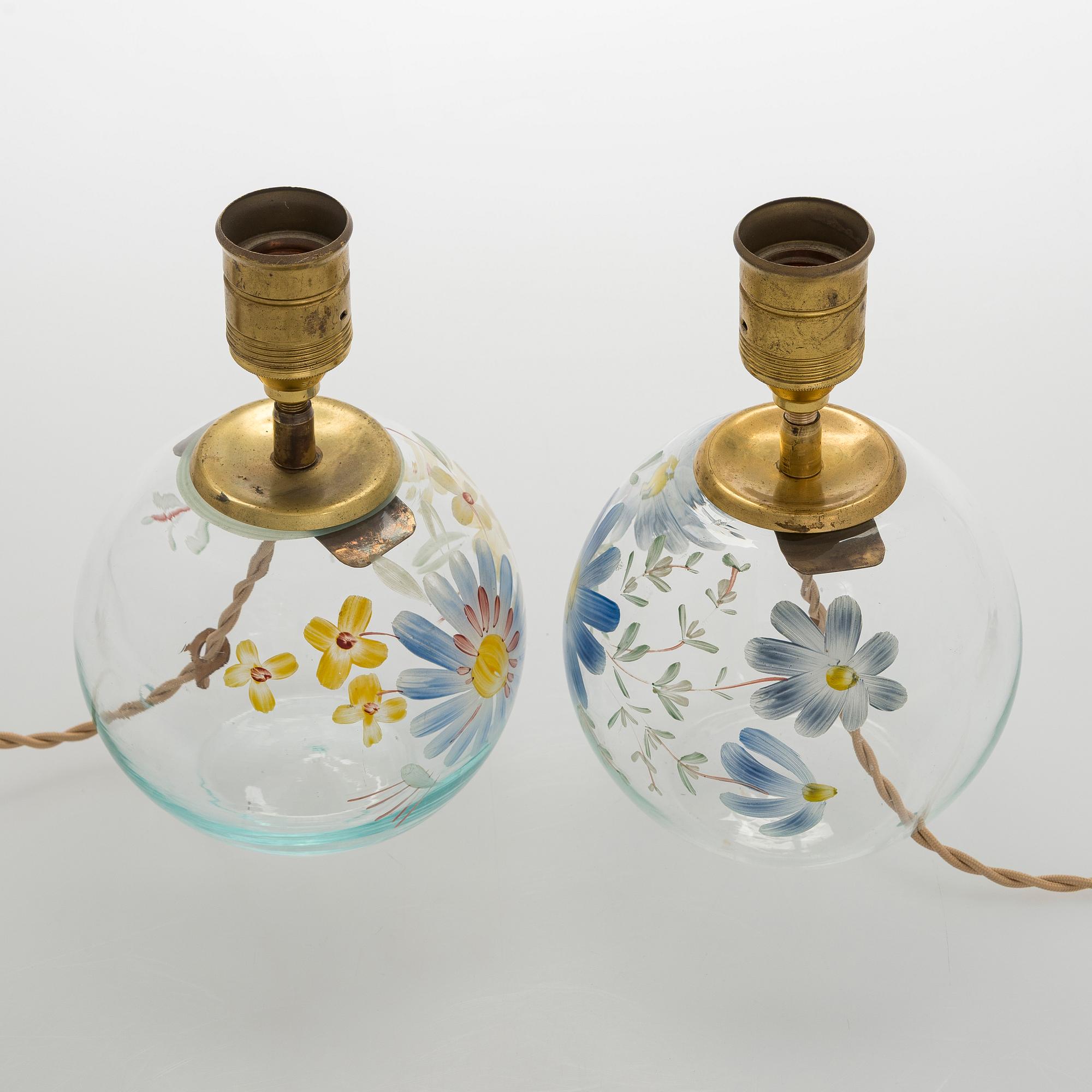 Paavo Tynell, bordslampor, 2 st Taito och Köklax Glasbruk, 1940-tal.