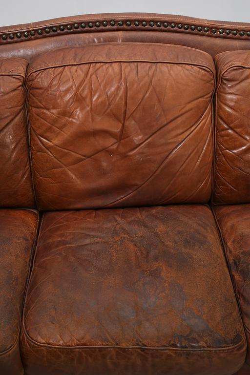 SOFFA, Chesterfield-typ, 1900-talets sista del.
