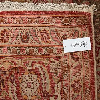 Matto, Antique Tabriz, ca 377-386 x 278,5-283,5 cm.