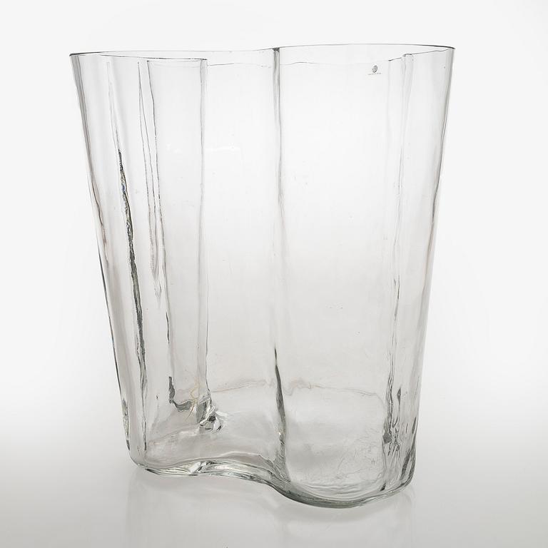 Alvar Aalto, maljakko, 3031, signeerattu Alvar Aalto, 1960/70-luku.