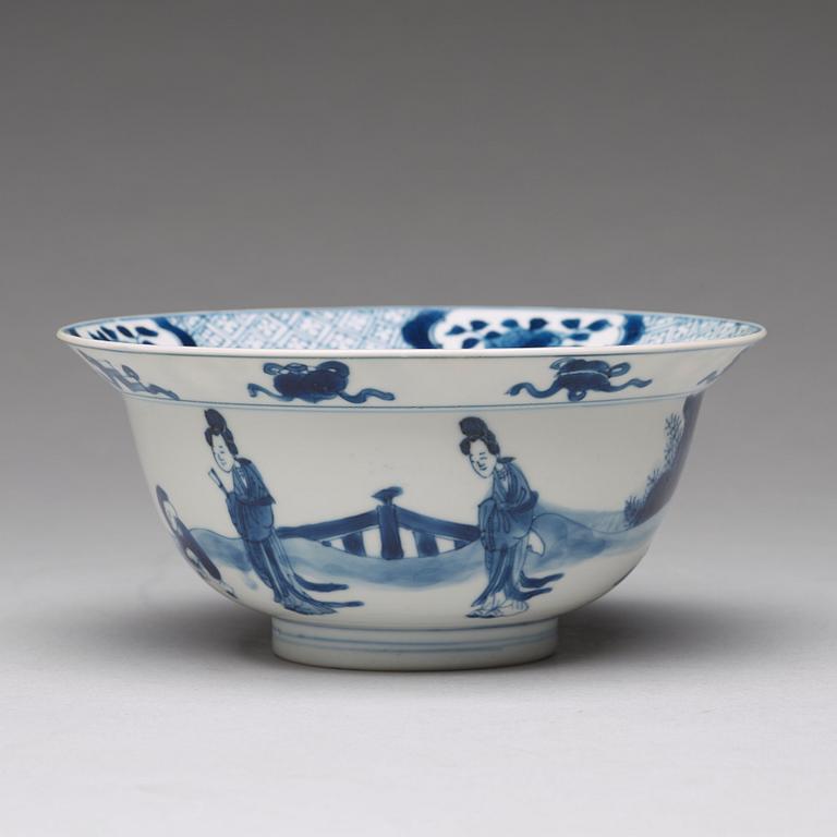 A blue and white bowl, Qing dynasty, Kangxi (1662-1722).