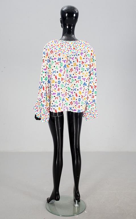 BLUS, Yves Saint Laurent.
