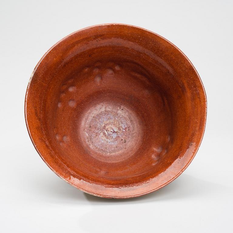 GERDA THESLEFF, A CERAMIC BOWL. Sign. GT Finland, 1915.