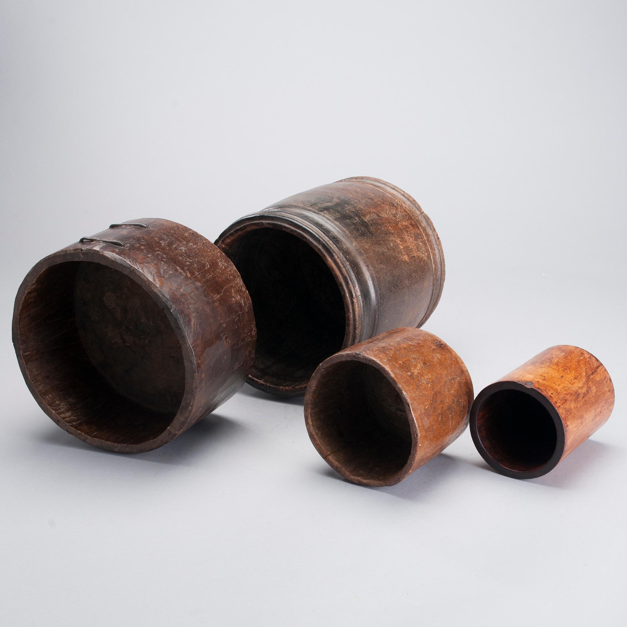 PARTI FÖREMÅL, 4 delar, trä, 1900-tal.