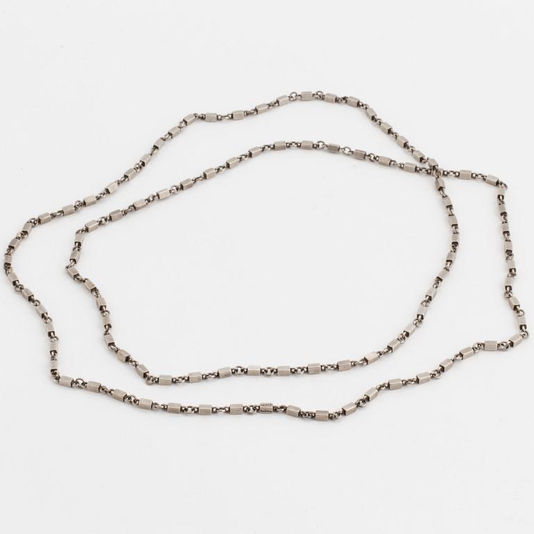 A silver necklace by Wiwen Nilsson, Lund 1948.