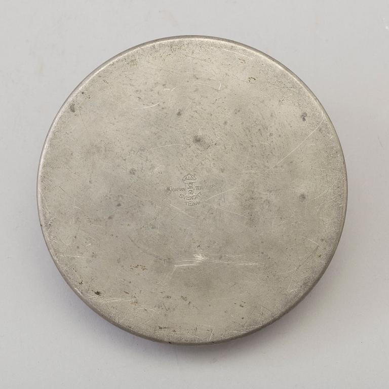 ANNA PETRUS, troligen. Ask med lock, tenn, CG Hallberg, Stockholm, 1934.