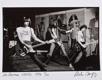 Roberta Bayley · ROBERTA BAYLEY, fotografi, The Ramones at CBGBS, 1976, signerad och numrerad 2/24.