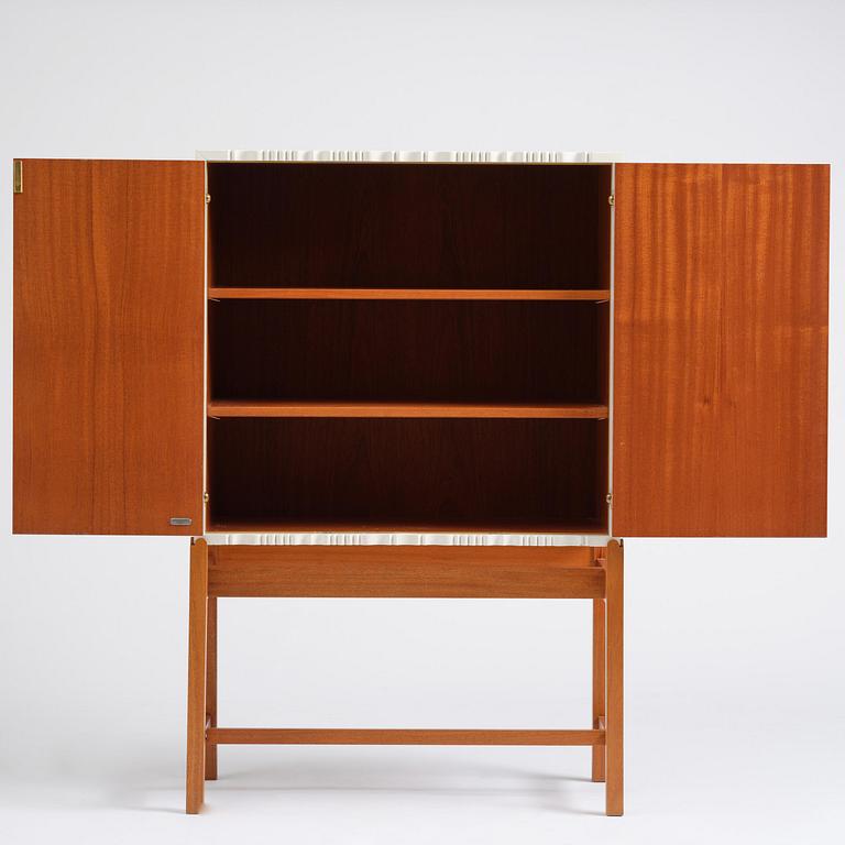 Josef Frank, a cabinet model 2192, Firma Svenskt Tenn, post 1985.