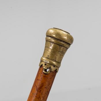 AN 18TH CENTURY WALKING STICK.