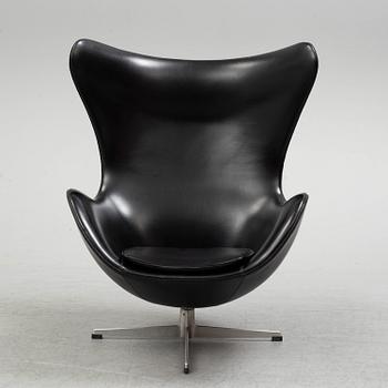 ARNE JACOBSEN, "Ägget", fåtölj, Fritz Hansen, Denmark, 1960-tal.