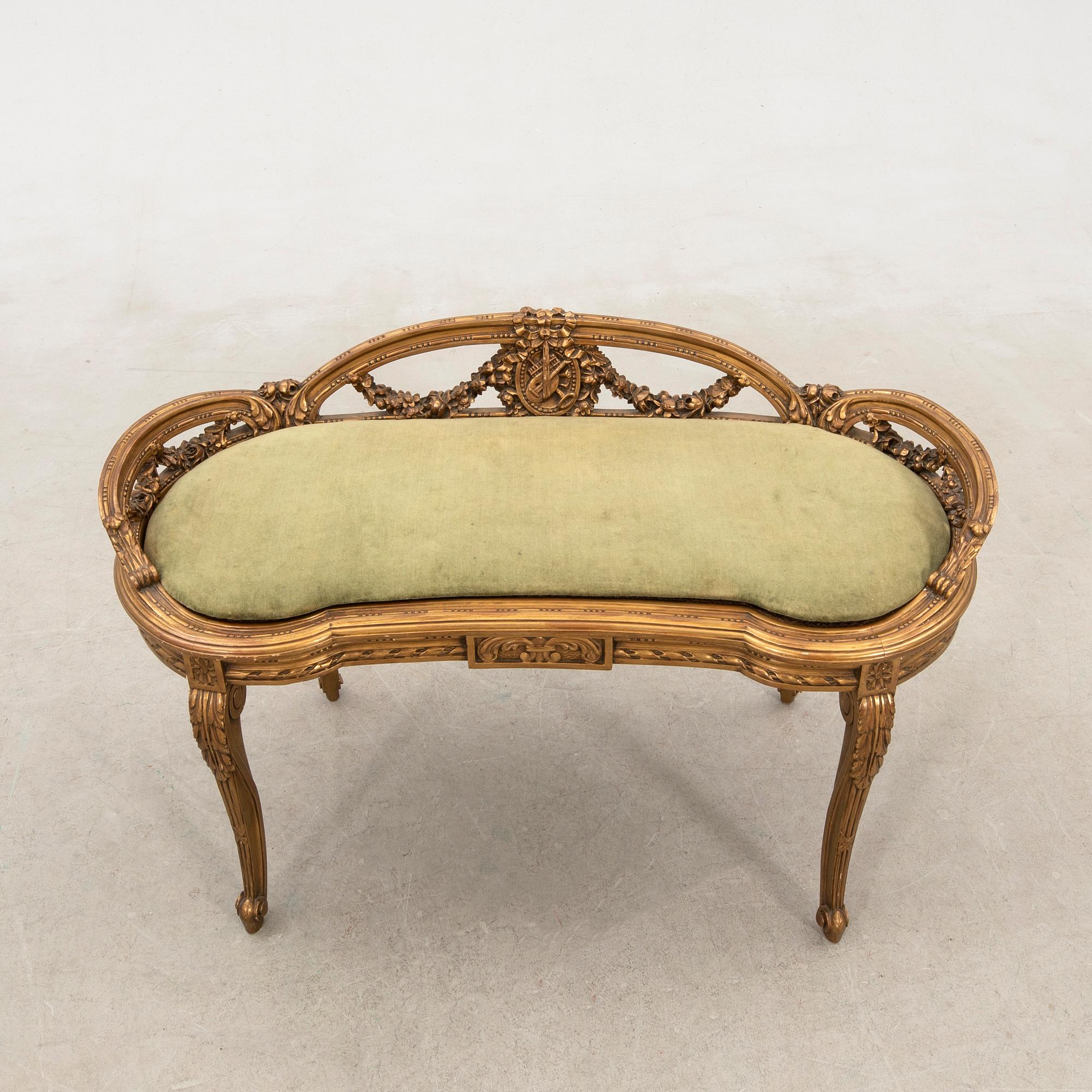 Mid/late 20th century Louis XV style bench.