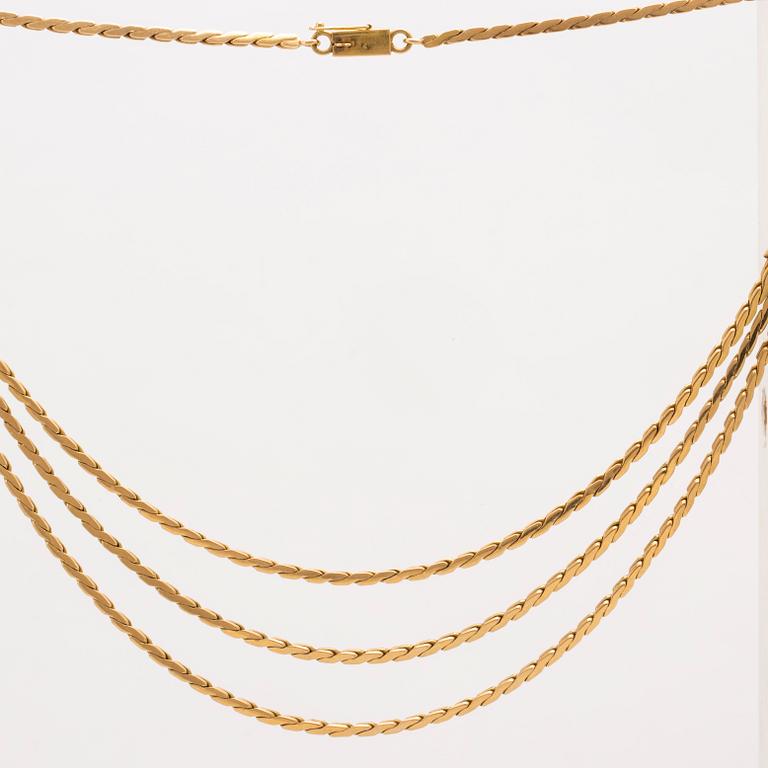 An Italian 18C gold necklace weight 37 grams length 20 cm.