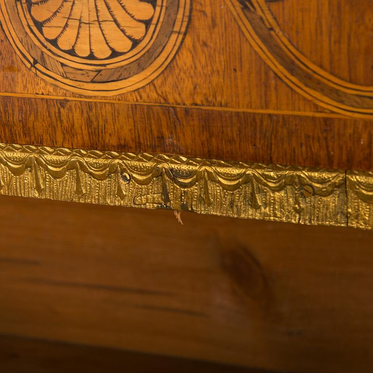 A Gustavian late 18th century commode attributed to J. Hultsten.