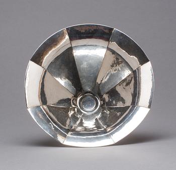 SKÅL på FOT, silver, C.G Hallberg, Stockholm, 1931, vikt ca 510g.