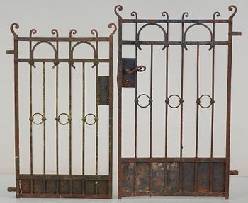 GRINDAR, tre delar, järnsmide, 1900-talets första hälft.