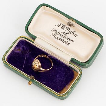 18K gold ring, 1896.