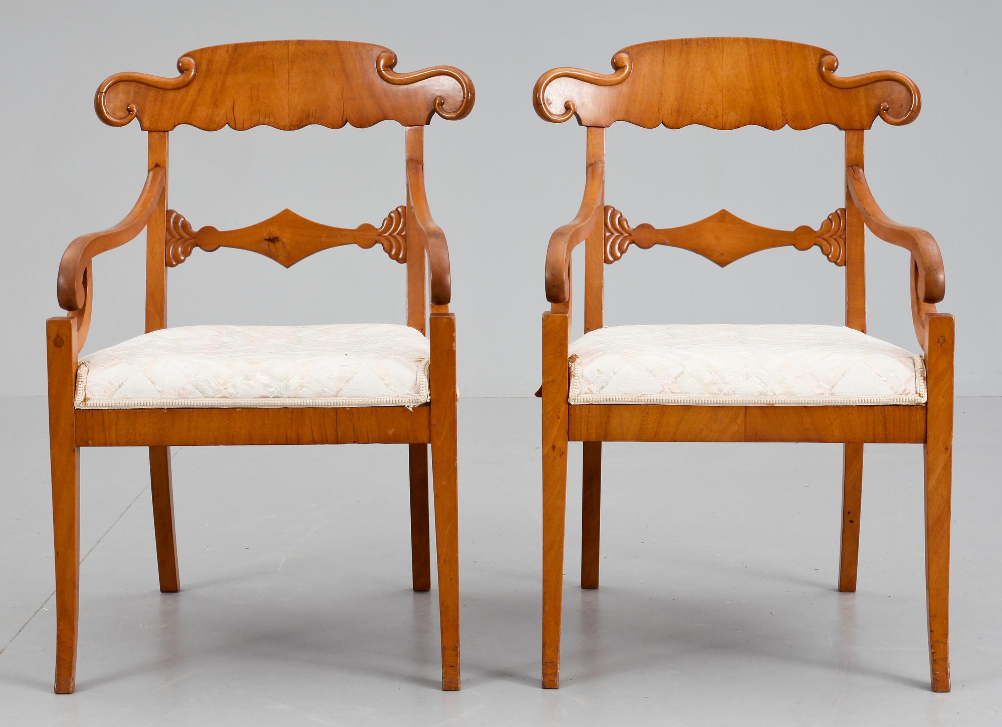 KARMSTOLAR, ett par. Karl Kohan. 1800-tal.