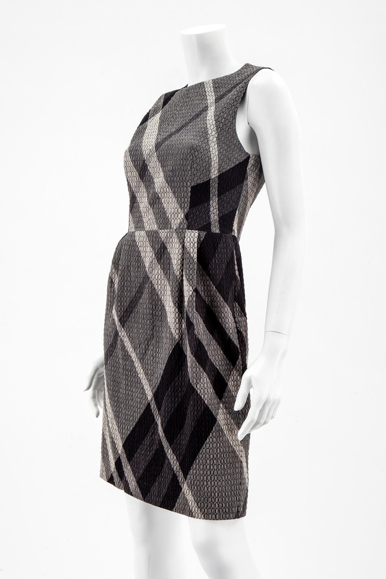 KLÄNNING, Burberry.