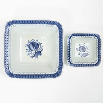 Royal Copenhagen, Dinner service, 94 pieces, earthenware, “Tranquebar”, Aluminia, Denmark.