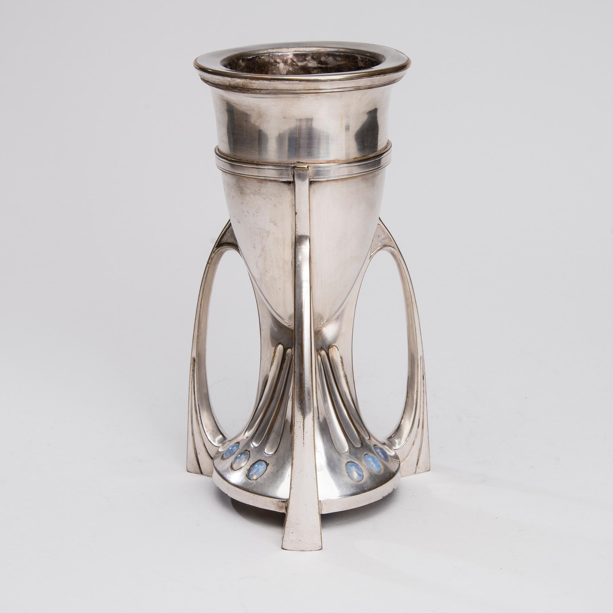 VAS, försilvrad mässing, Jugend, 1900-talets början.