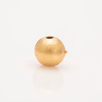 Ole Lynggaard, pendant 18K gold, with two stone collets with prongs, lapis lazuli and glass.