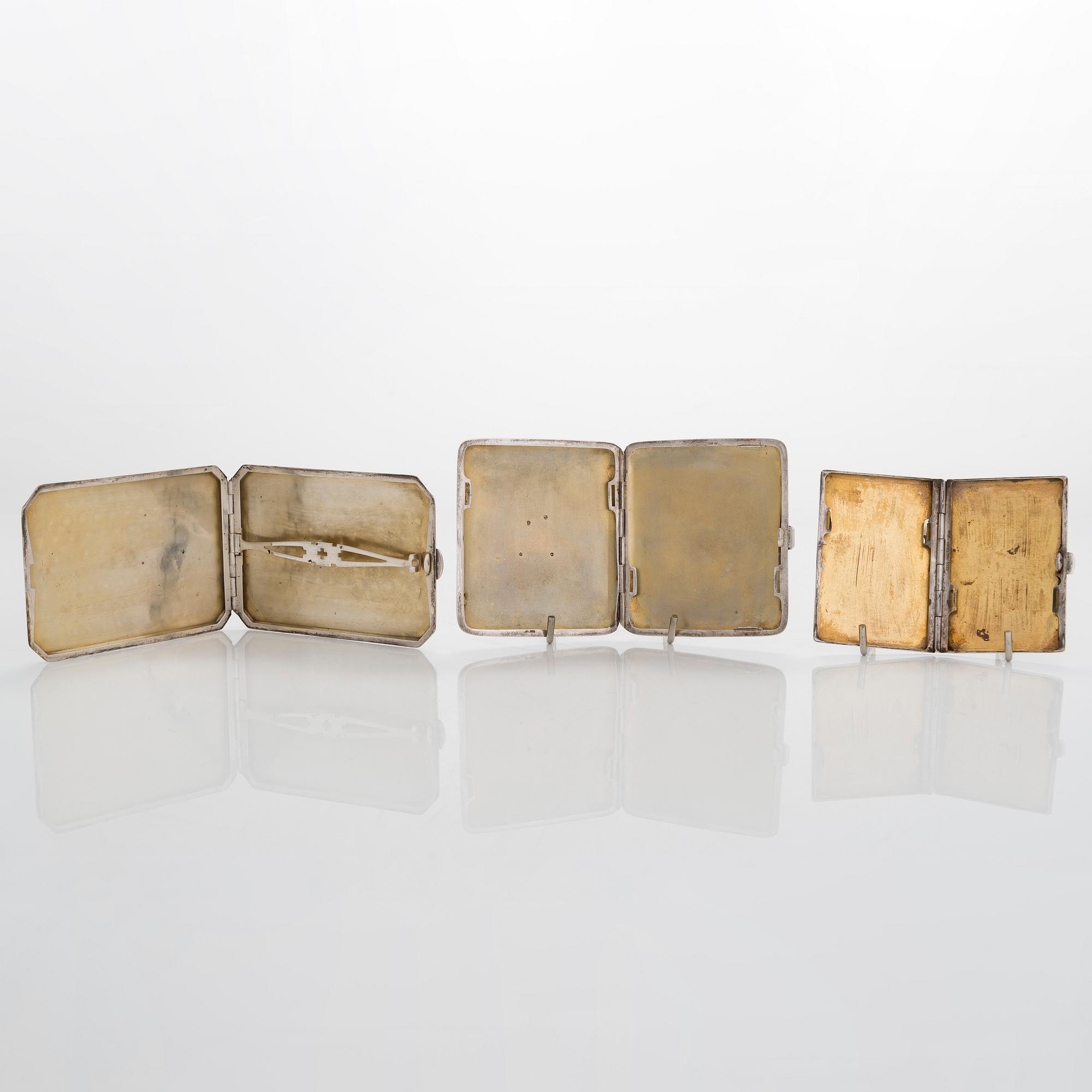 Cigarettetuier, 3 st, silver, bl a Ernst Gideon Bek, Tyskland,  1920-30-tal.