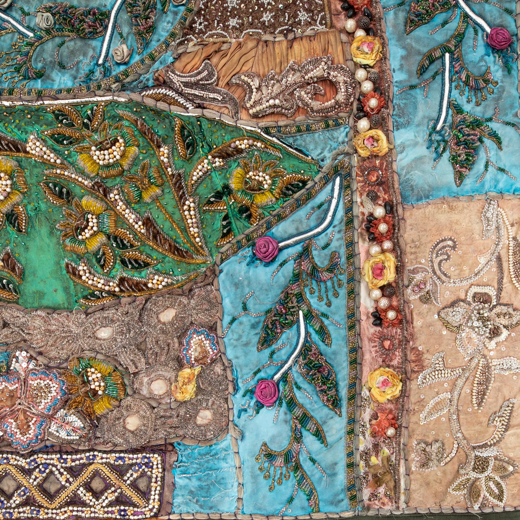 Väggbonad 1900-talets mitt/andra hälft Mellanöstern broderi och applikation, ca 133x162 cm.