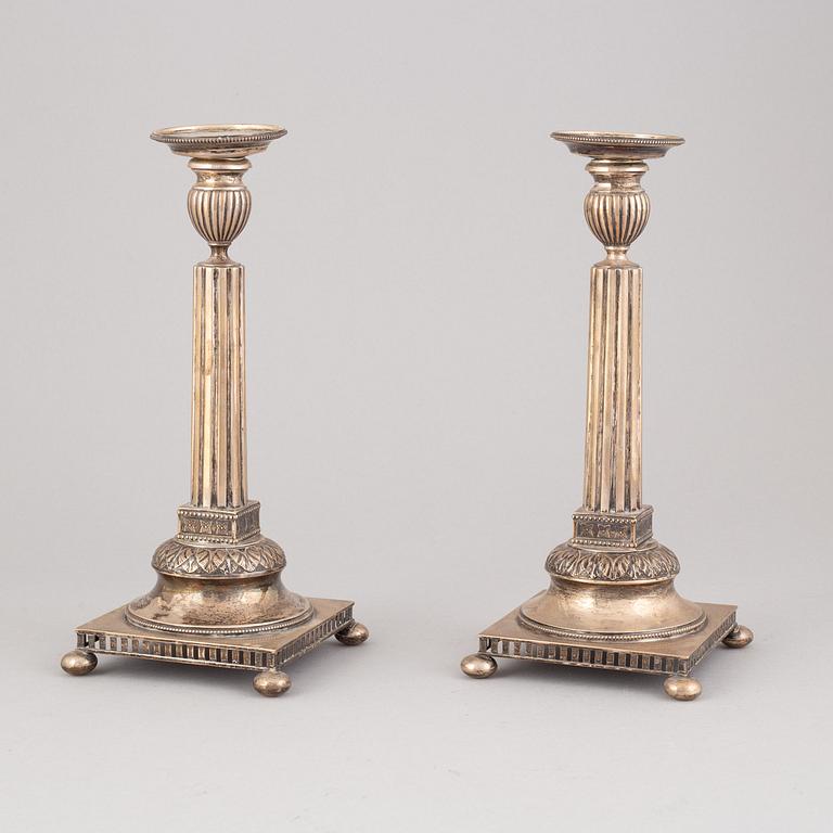 A pair of silver Gustavian style candle holder, C.G.Hallberg, Stockholm, 1909-1910.