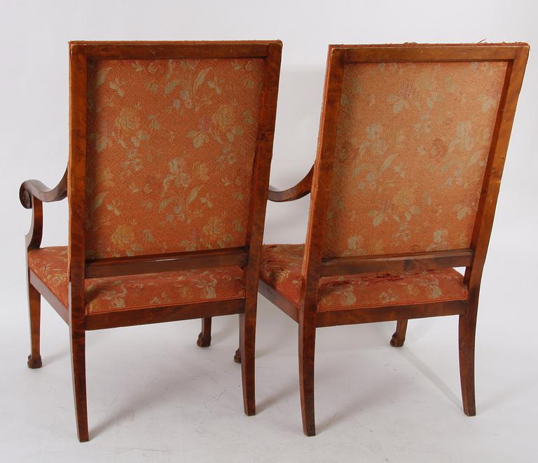 KARMSTOLAR, ett par, jugend, 1900-talets första hälft.