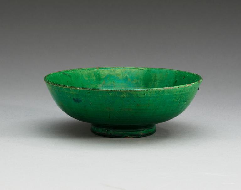 A green glazed bowl, Ming dynasty.