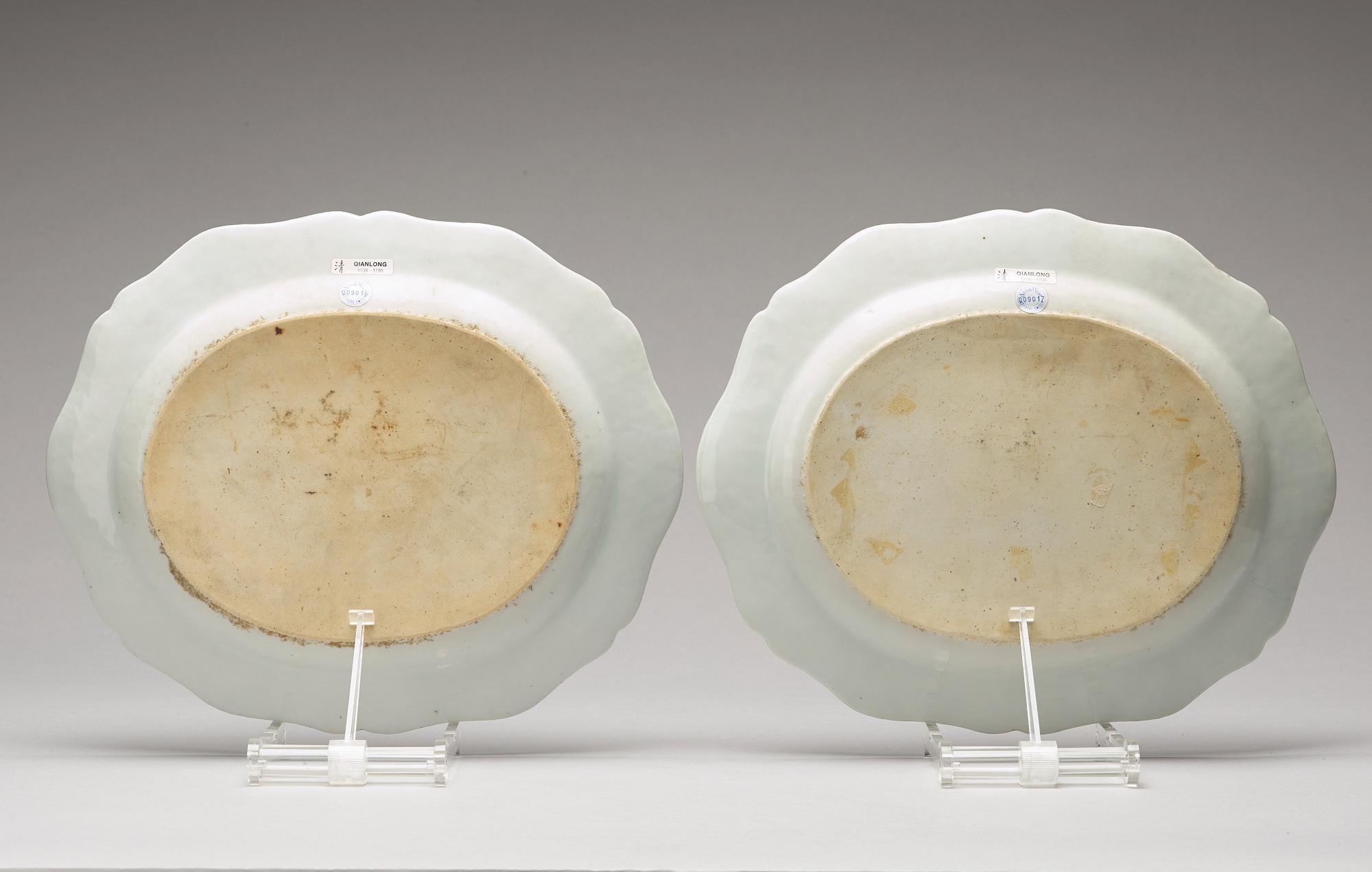 A pair of blue and white serving dishes, Qing dynasty, Qianlong (1736-95).