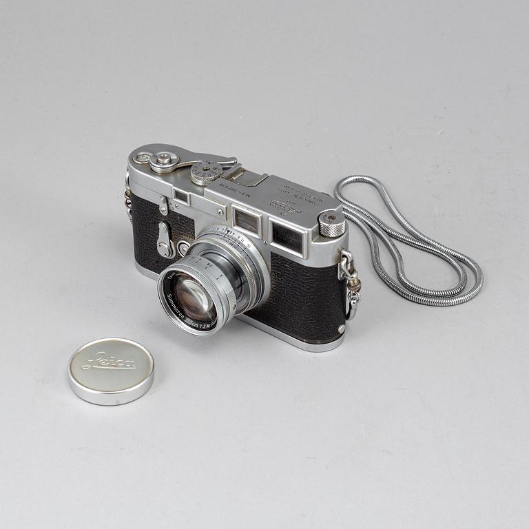 A LEICA M3, 1954, with objectives and accessoaries.