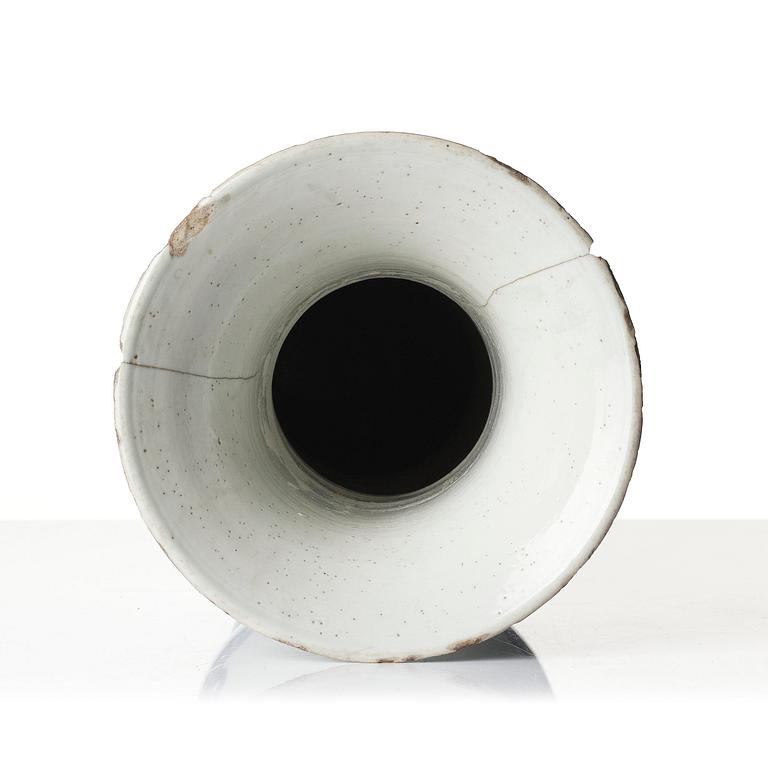 A large blue and white vase, Yenyen, Qing dynasty, Kangxi (1662-1722).