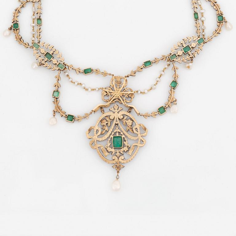 A 19th century emerald necklace.