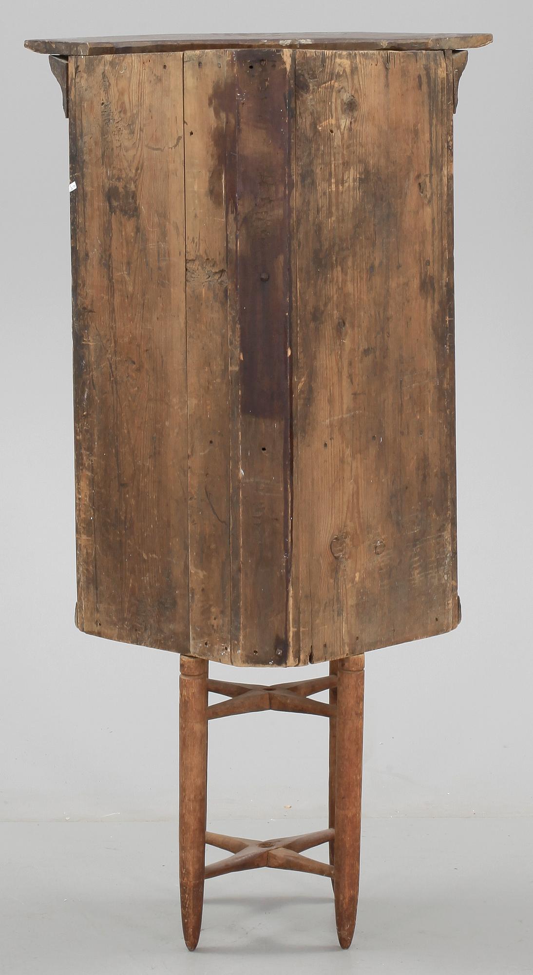 HÖRNSKÅP, Allmoge, daterad 1781.