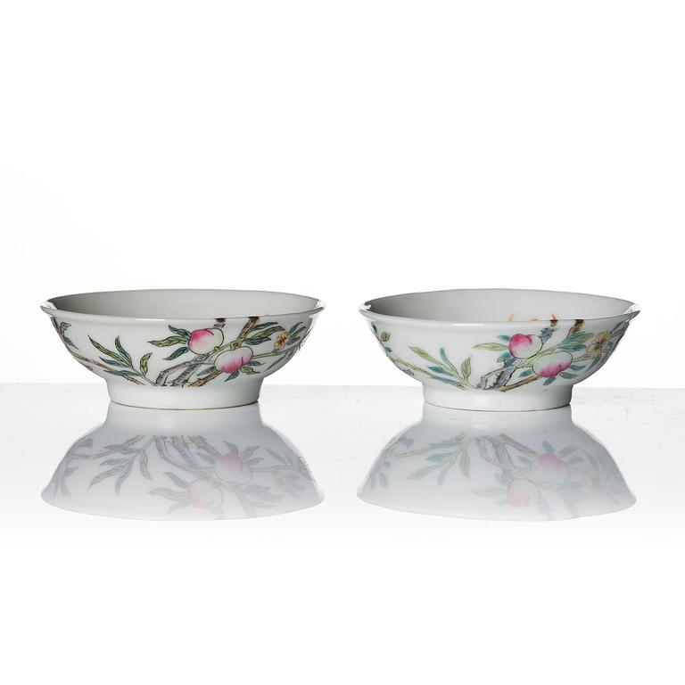 A set of six (5+1) small Chinese 'peaches' dishes, late Qing dynasty/Republic.