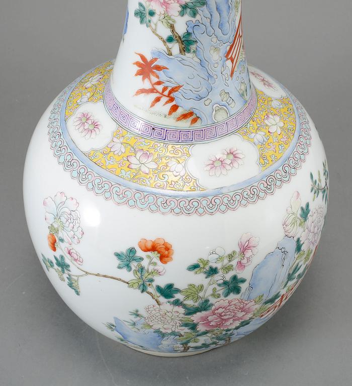 VAS, porslin, Kina, 1900-tal.
