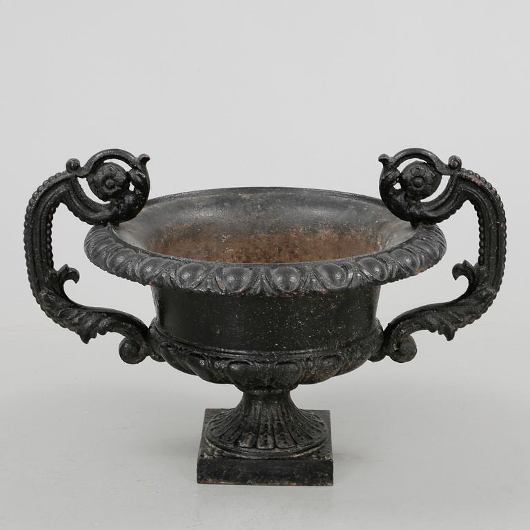 TRÄDGÅRDSURNA, gjutjärn, 1800-tal.