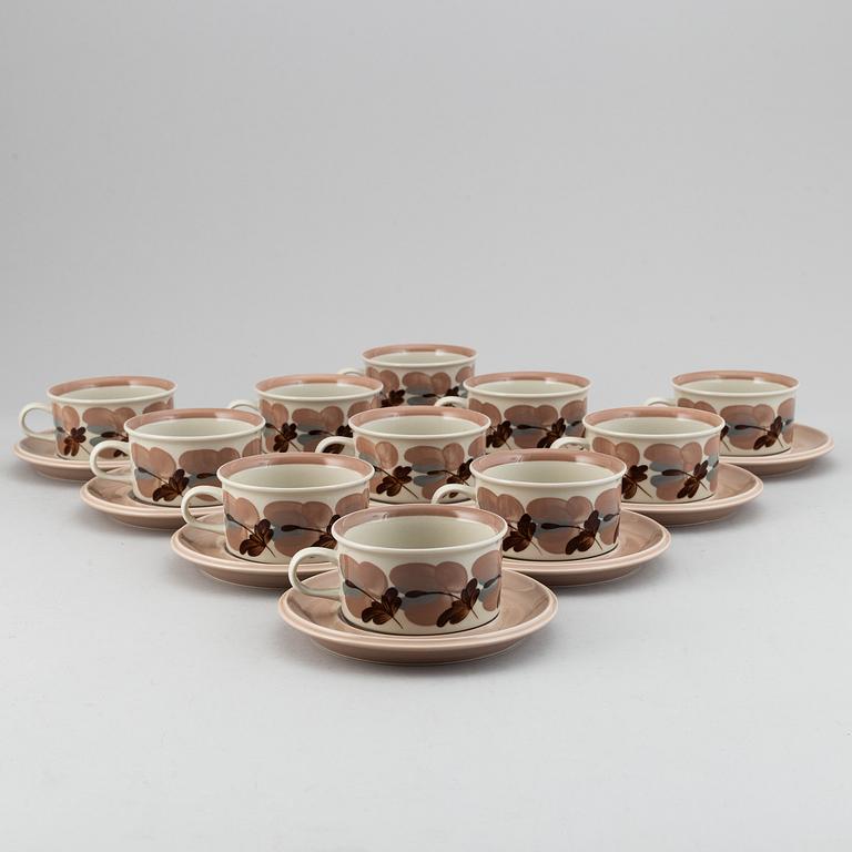 Ulla Procopé. A set of 11 tea cups and saucers, "koralli", Arabia.